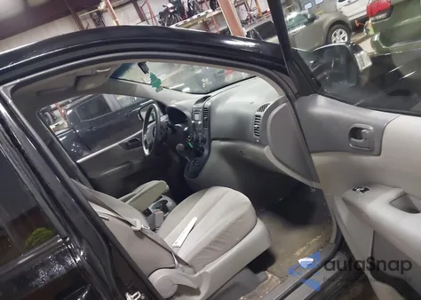 2012 Kia Sedona Lx z USA, uszkodzony, nr VIN KNDMG4C79C6441849